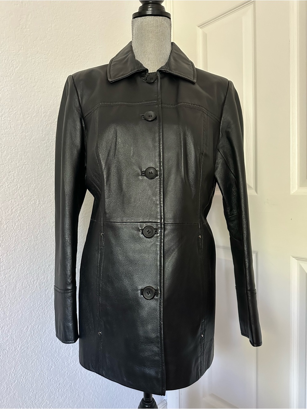 East 5th button-up black leather jacket trench women’s size Medium
